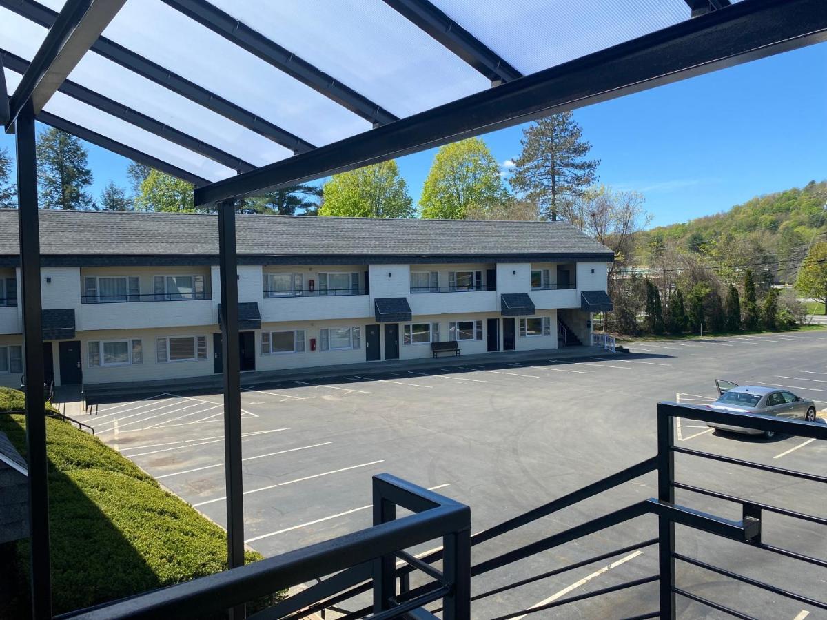 The Black Mountain Motel