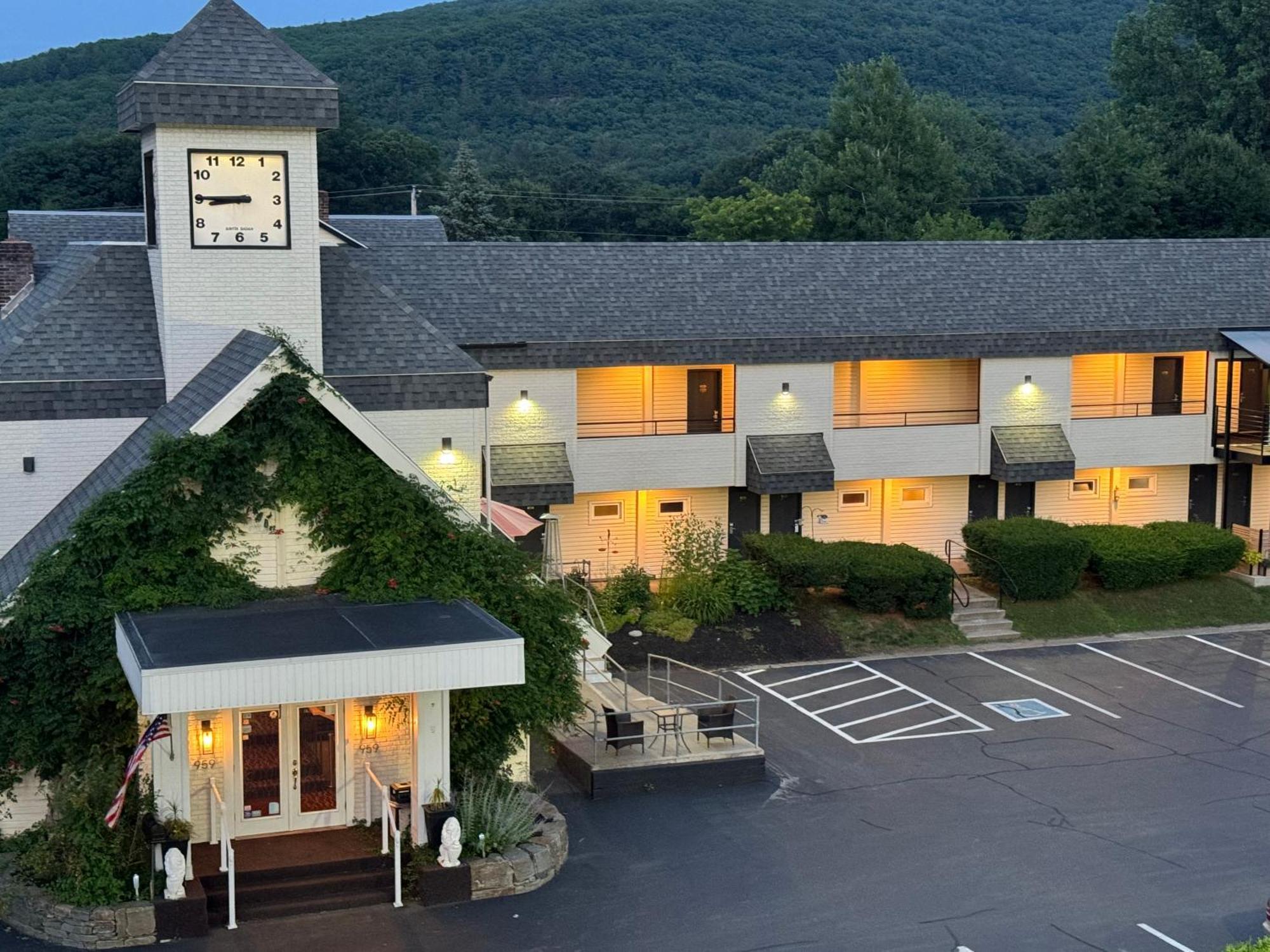 The Black Mountain Motel